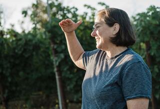 Hope Goldie observing vineyard